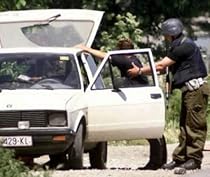 Between Past and Future: Civil-military Relations in the Post-communist Balkans (Library of International Relations)
