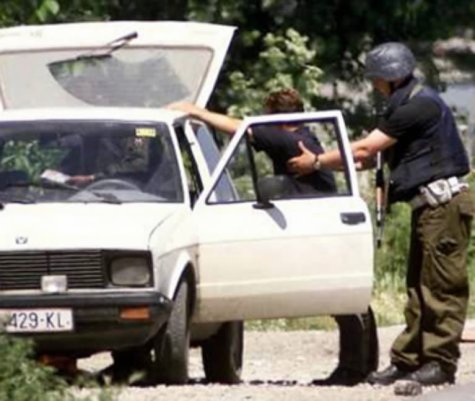 Between Past and Future: Civil-military Relations in the Post-communist Balkans (Library of International Relations)