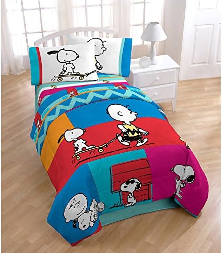 Peanuts Twin/Full Bedding Comforter and Twin Sheet Set