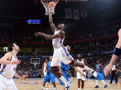 Dallas Mavericks v Oklahoma City Thunder: Jeff Green Photographic Poster Print by Layne Murdoch, 56x42