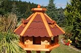 Vogelhaeuschen, Vogelhaus mit Bitumschindeln, behandelt