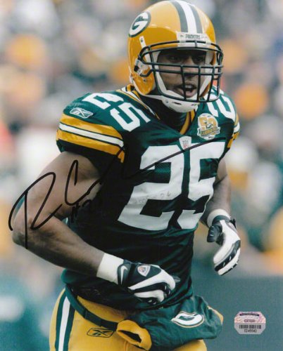Mounted Memories Green Bay Packers Ryan Grant Autographed 8X10 Rushing Photo