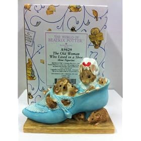 The World Of Beatrix Potter Figurine: The Old Woman Who Lived in a Shoe A9829