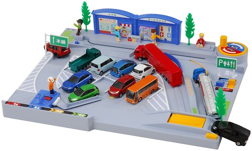 トミカワールド バックで駐車!  たのしいサービスエリア