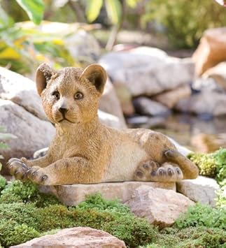 garden lion statue