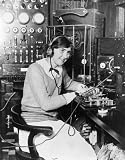 1922 MARCONI RADIO WOMAN OPERATOR FEMINIST INT PHOTO