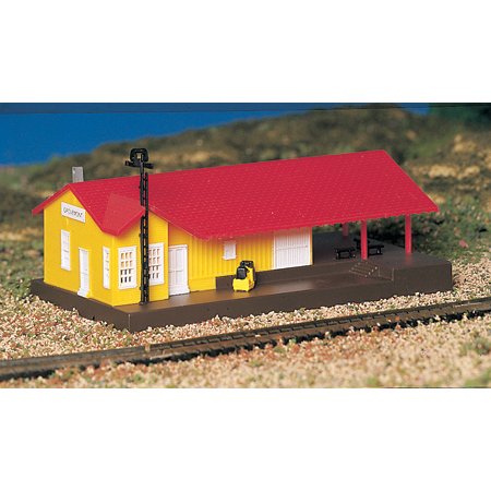 Bachmann Freight Station