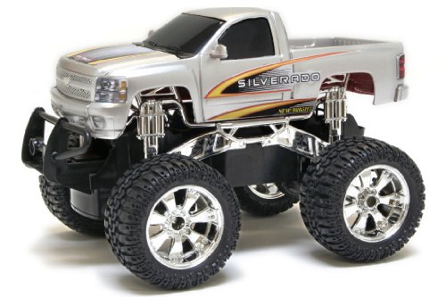 New Bright 2424 - Funk-Ferngesteuerter Off Road Jeep Wrangler, Maßstab 1:24