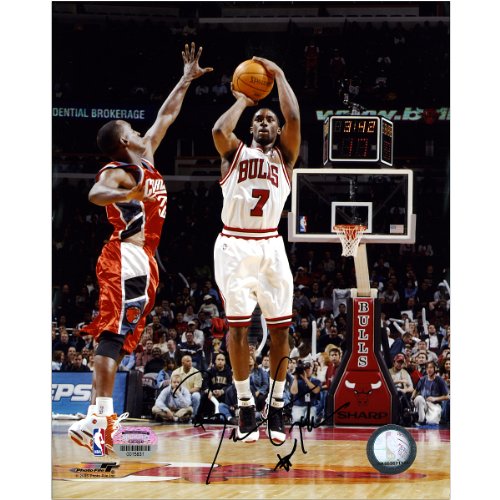 Mounted Memories Chicago Bulls Ben Gordon Autographed Photo