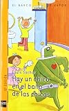Hay Un Chico En El Bano De Las Chicas/ There's a Boy in the Girls' Bathroom (Spanish Edition)