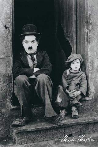 Charlie Chaplin - The Kid, Auf Der Treppe Poster (91 x 61cm) von Charlie Chaplin – bei Amazon kaufen Charlie Chaplin - The Kid, Auf Der Treppe Poster (91 x 61cm) von Charlie Chaplin - alle Infos