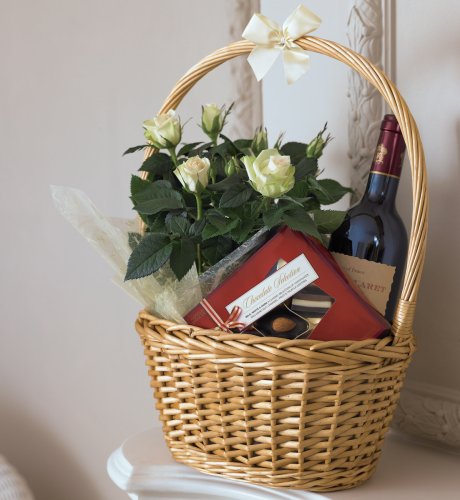 Rose And Red Wine Basket