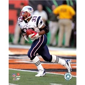 Kevin Faulk - '06 / '07 Action 16 x 20 Licensed Photo - Poster -- Framing Options Available