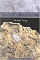 Fossils (The Key to the Past) (The Living Past Series) (Illustrated) (Paperback)