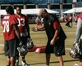 GERALD MCCOY TAMPA BAY BUCCANEERS 8X10 HIGH GLOSSY SPORTS ACTION PHOTO (P)