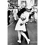 Kissing On VJ Day Nurse Kissing Sailor Art Poster Full Size Print