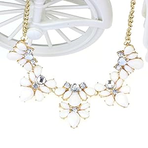 Changeshopping Fashion 1PC Bohemia Water Drop Style Flower Bib Chunky Statement Necklace (Beige)