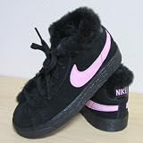 NIKE（ナイキ）ファー付ブーツスニーカー（ブラック）