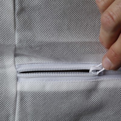 Nonwoven Zippered Box Spring Size: Full