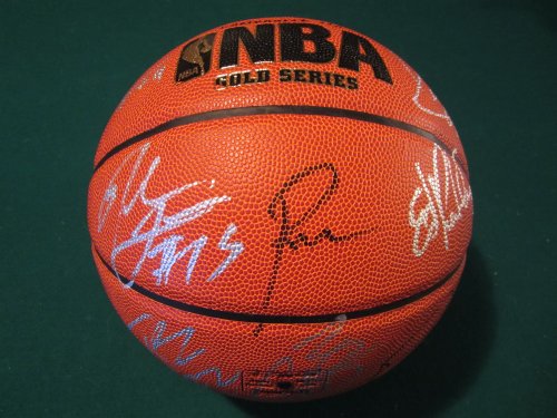 2011 Chicago Bulls Team Signed Autographed Basketball Derrick Rose,Boozer,Noah Matching Holograms COA