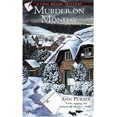 Murder on Monday (Lois Meade Mysteries)