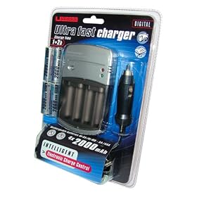 Uniross RC102235 Ultra Fast Charger +4AA 2000mAh Batteries