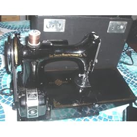 SINGER 221-1 Featherweight Sewing Machine