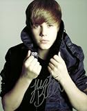 JUSTIN BIEBER REALLY GREAT LOOKING AUTOGRAPHED 8 X 10 PHOTO