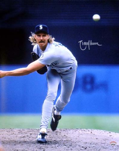 Randy Johnson Autographed Seattle Mariners 16x20 Photo PSA/DNA