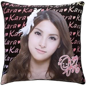 【クリックでお店のこの商品のページへ】KARA/スクエアクッション/ギュリ