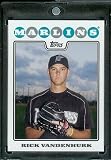 2008 Topps # 513 Rick Vandenhurk - Florida Marlins - MLB Baseball Trading Card in a Protective Screw Down Display Case
