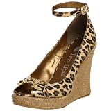 Two Lips Women's Venus Pump