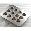 Chicago Metallic Gourmetware Lift and Serve Sweetheart Pan