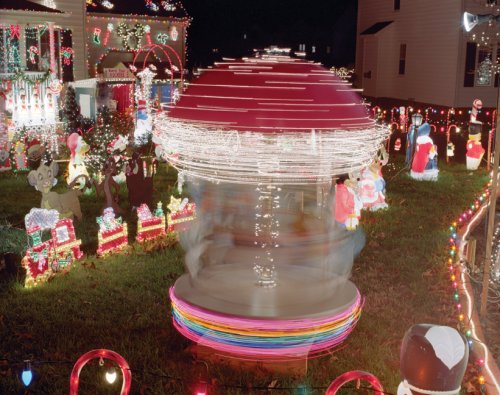 Cover image : Merry Christmas, America！: Megawatt Displays Across the U.S.A.