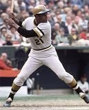 ROBERTO CLEMENTE PITTSBURGH PIRATES 8X10 SPORTS ACTION PHOTO (D)