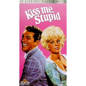 Kiss Me Stupid [VHS]