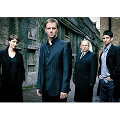 RUPERT PENRY-JONES AS ADAM CARTER, PETER FIRTH AS HARRY PEARCE, RAZA JAFFREY AS ZAFAR FROM SPOOKS #1 - IN FARBE - Filmfoto (4 verschiedene Fotos zur Auswahl, auch in (Poster) PLAKAT-Format erh�ltlich)