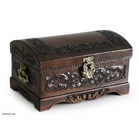 Cedar and leather chest, 'Colonial Queen'