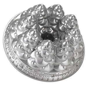 Nordic Ware Holiday Bundt Tree Pan