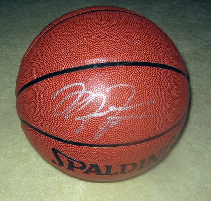 MICHAEL JORDAN chicago bulls AUTOGRAPHED Basketball !