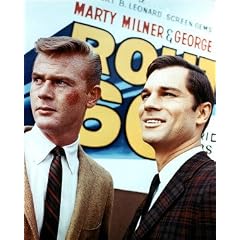 GEORGE MAHARIS AS BUZ MURDOCK, MARTIN MILNER AS ASSASSIN FROM ROUTE 66 #1 - IN FARBE - Filmfoto (4 verschiedene Fotos zur Auswahl, auch in (Poster) PLAKAT-Format erh�ltlich)
