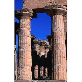 photographie The Doric columns of the Sanctuary of Zeus in Cyrene. One of the most important Gree...