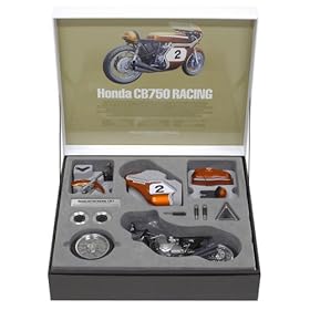 【クリックで詳細表示】1/6 コレクターズクラブスペシャル 1/6 Honda CB750 レーシング(セミアッセンブルモデル) 23210
