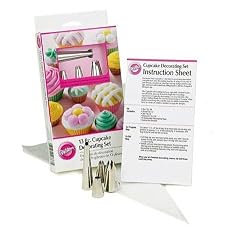 Wilton 2104-6667 12 Piece Cupcake Decorating Set