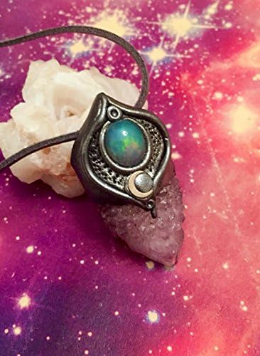 Moon Necklace. Spirit Quartz Necklace w Pearl. Wiccan Jewelry, Pagan Jewelry. fairy Quarz, Cactus Quartz. Moon Phases Necklace