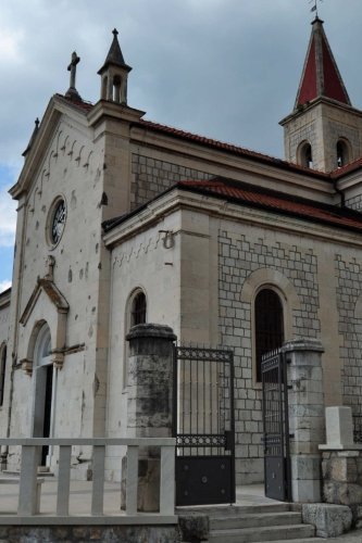 Church of Saint Elijah in Metkovic, Croatia: Blank 150 page lined journal for your thoughts, ideas, and inspiration