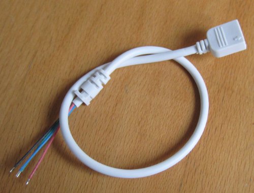 Câbles de raccordement pour RGB ruban LED 3 fiches prise - 3 fiches câble Câbles de raccordement pour RGB ruban LED 3 fiches prise - 3 fiches câble