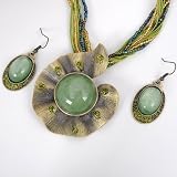 HANDMADE VINTAGE ANTIQUE BRONZE GREEN CRYSTAL GEM STONE SHORT NECKLACE DANGLE HOOK EARRINGS SET