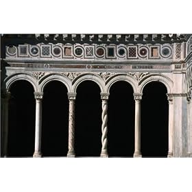 photographie Columns and Cosmati mosaics at the 13th century cloister of Basilica di san Giovanni...