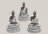 Produkt-Bild: Sehr modernen und stylisch in jede Wohnung passende Buddha Dekofigur sitzend Poly Silber 3-fach sortiert 14x9x8cm, tolle Geschenkidee f&uuml;r Vatertag, Muttertag, Weihnachten, Nikolaus, Ostern, Geburtstag, etc.